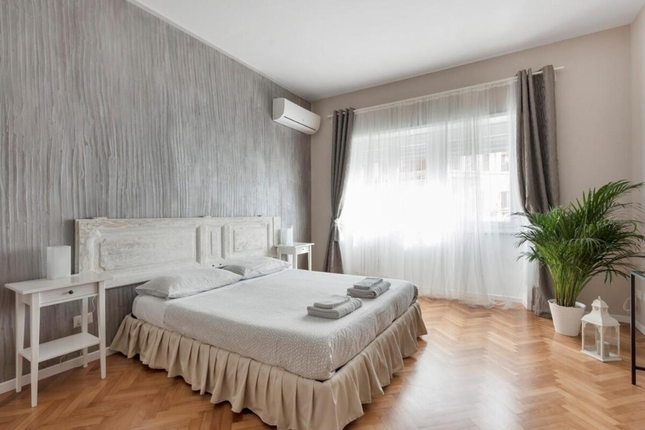 Appartement Regina Luxury Flat à Rome Extérieur photo